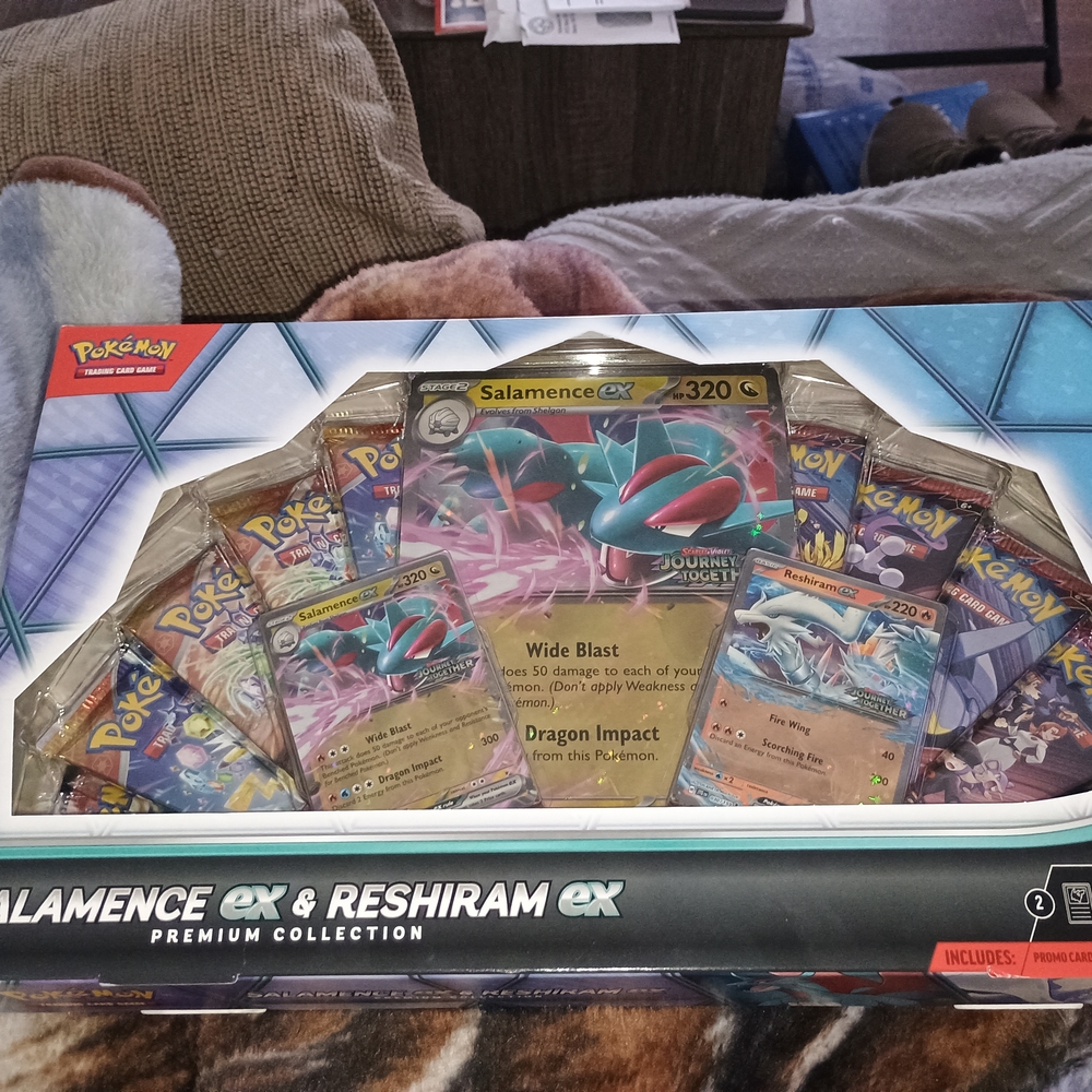 Pokemon Salamence EX & Reshiram EX Premium Collection - Blue and Gold